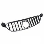Detail van de Panamericana grill voor Mercedes C63 AMG