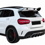 Mercedes GLA X156 met sportieve dakspoiler
